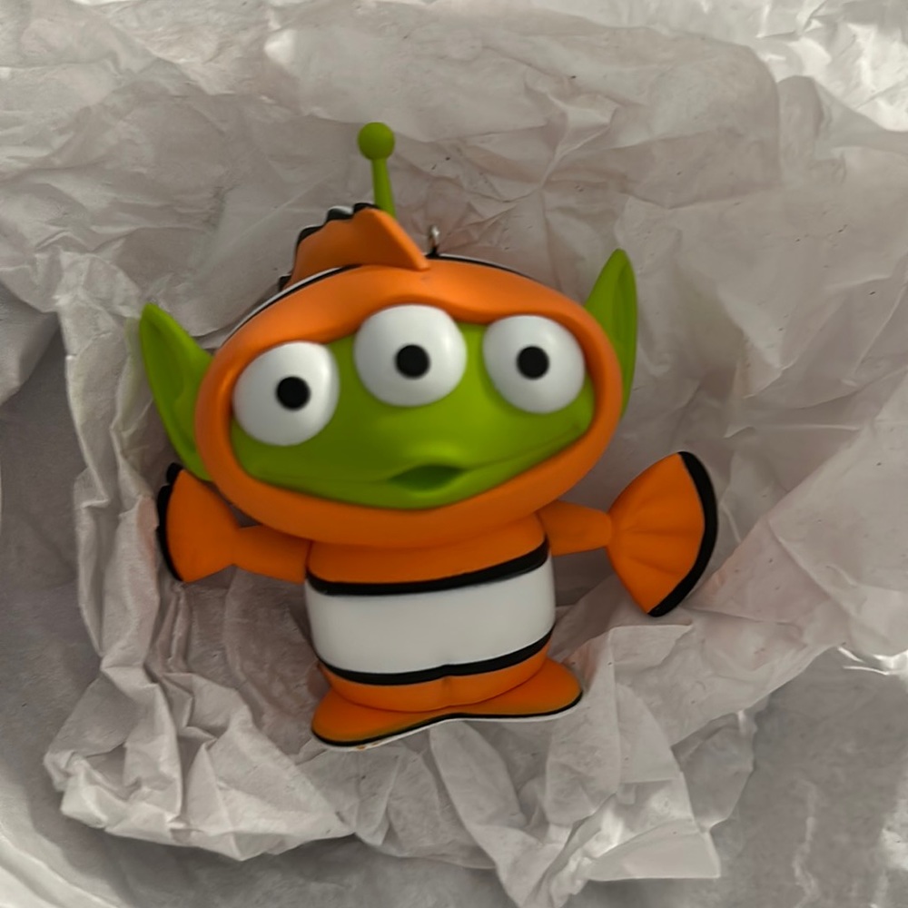 Hallmark finding Nemo alien remix surprise- Nemo
